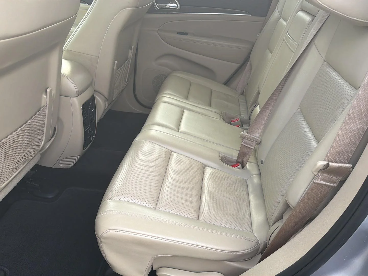 Used 2017 Billet Silver Metallic Clearcoat Jeep Limited image 6