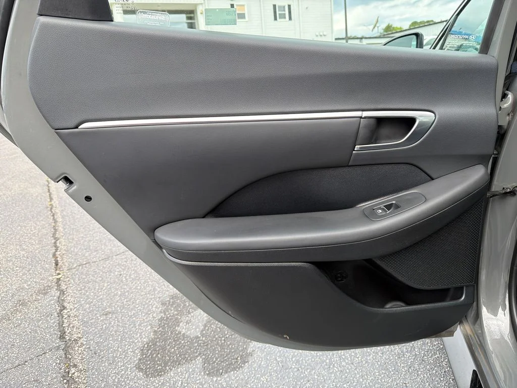 Used 2022 Gray Hyundai SEL image 21