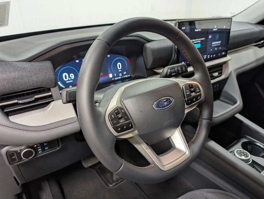 New 2026 Space White Metallic Ford Active image 5