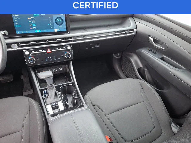 Used 2025 White Hyundai SEL image 16
