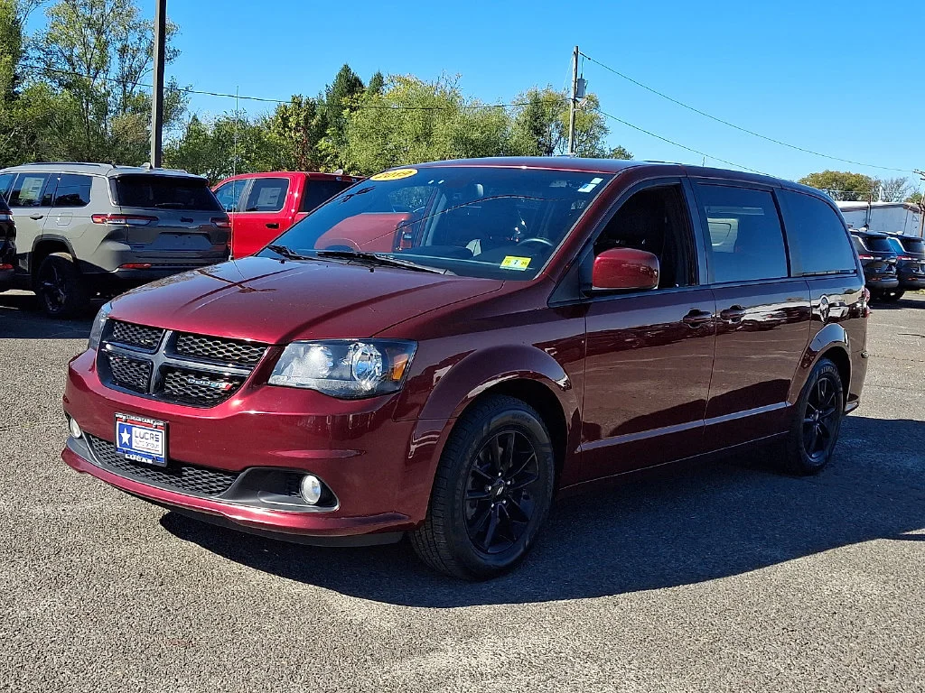 Used 2019 Red Dodge SXT image 6