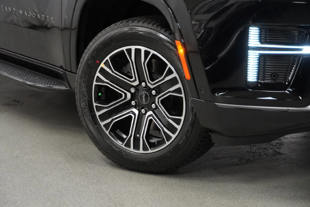 New 2027 High Gloss Black Paint Jeep  image 8