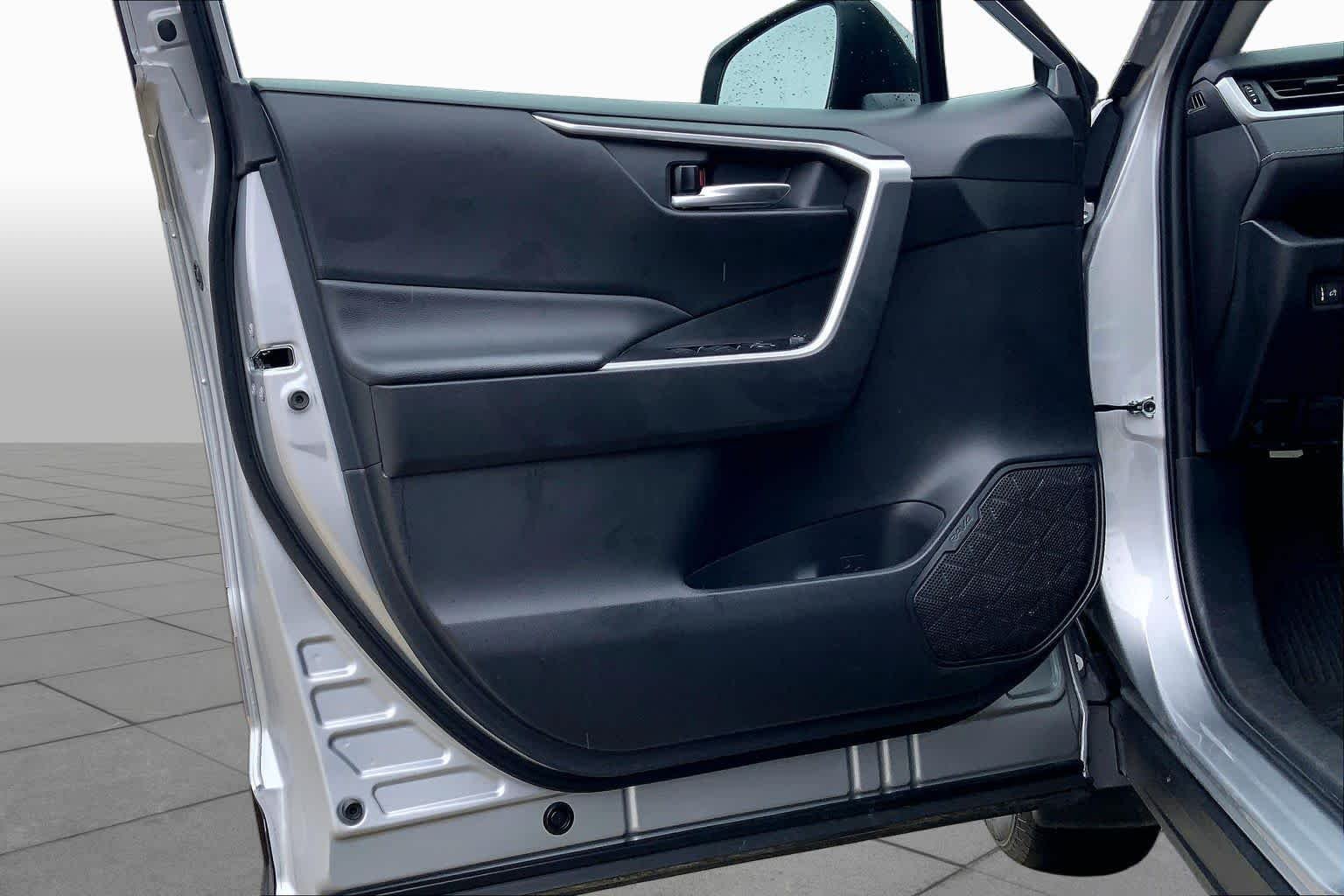Used 2024 Silver Sky Metallic Toyota XLE image 21