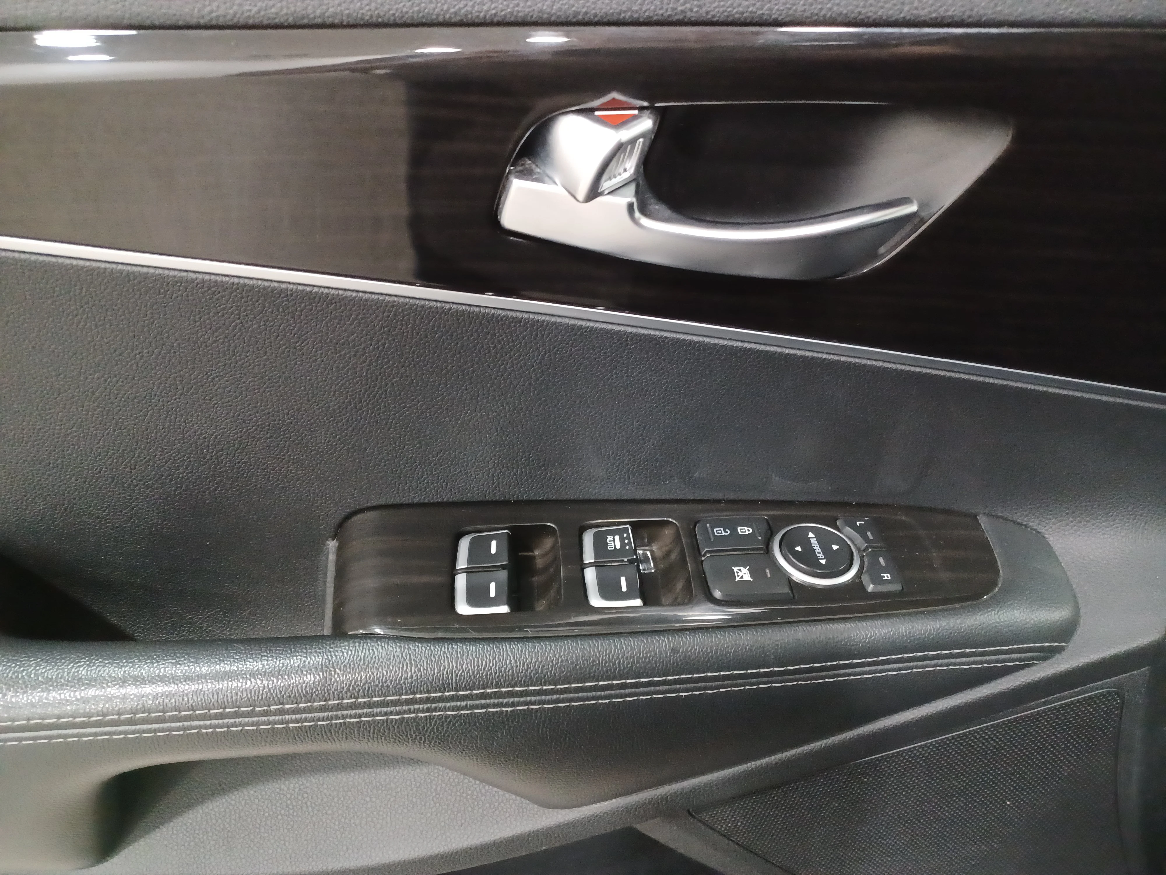 Certified Used 2020 Ebony Black Kia LX AWD*Great Family Car | All Wheel Drive | Htd Seats | Htd Wheel | Park Assist | CarPlay image 9