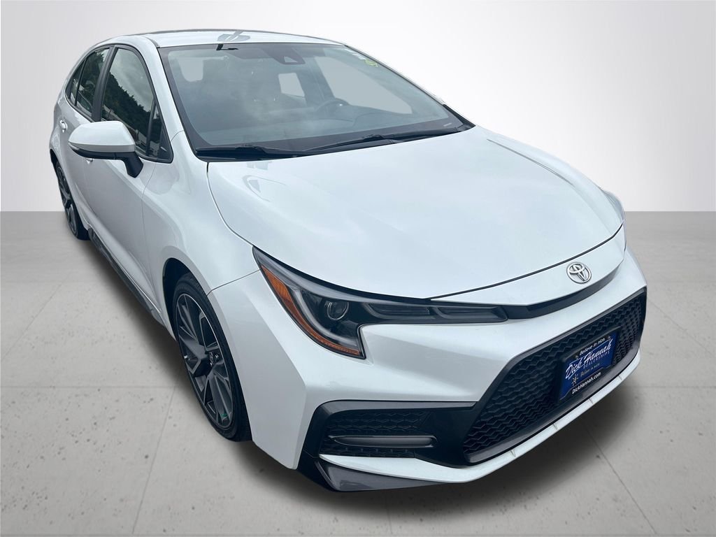 Used 2022 Pearl Toyota SE image 5