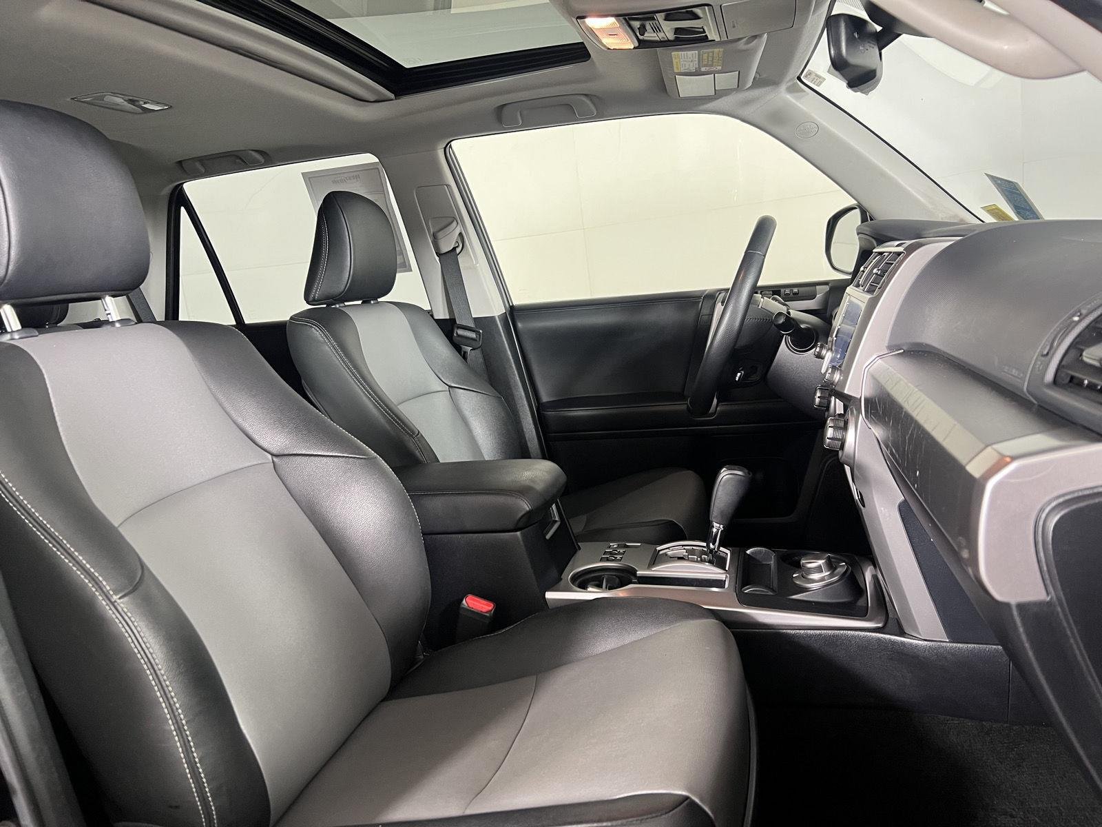 Used 2022 Midnight Black Metallic Toyota SR5 Premium image 15