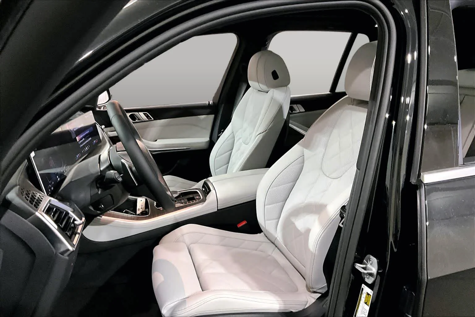 New 2026 Black Sapphire Metallic BMW xDrive40i image 13