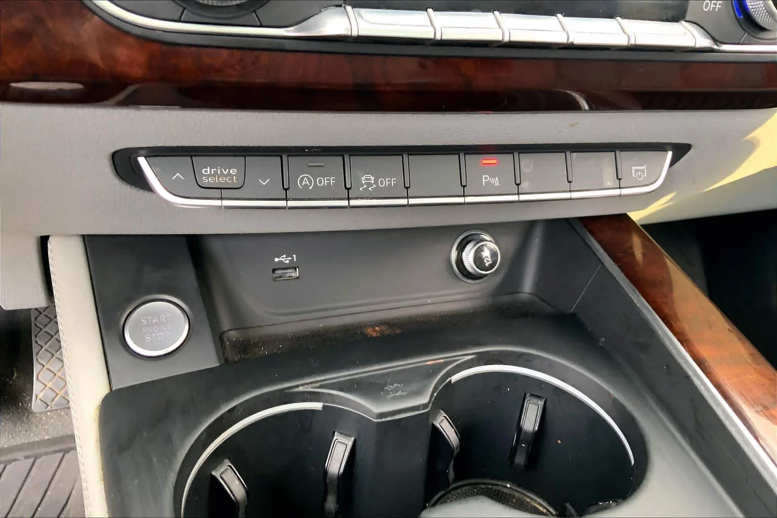 Used 2019 Manhattan Gray Metallic Audi Premium Plus image 36
