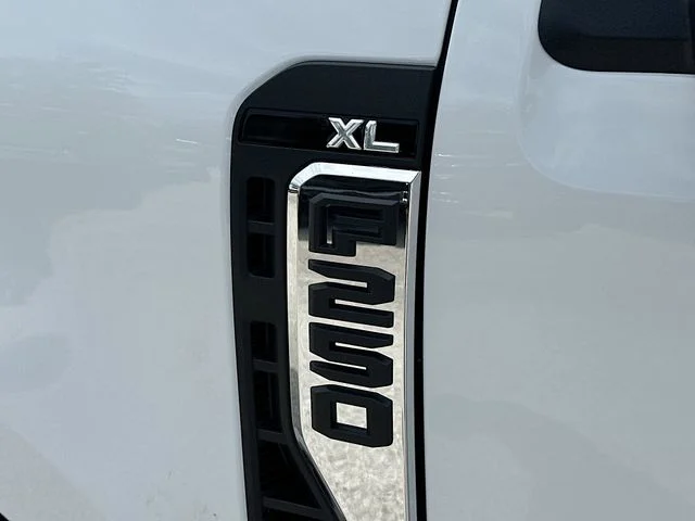 New 2026 Oxford White Ford XL image 15