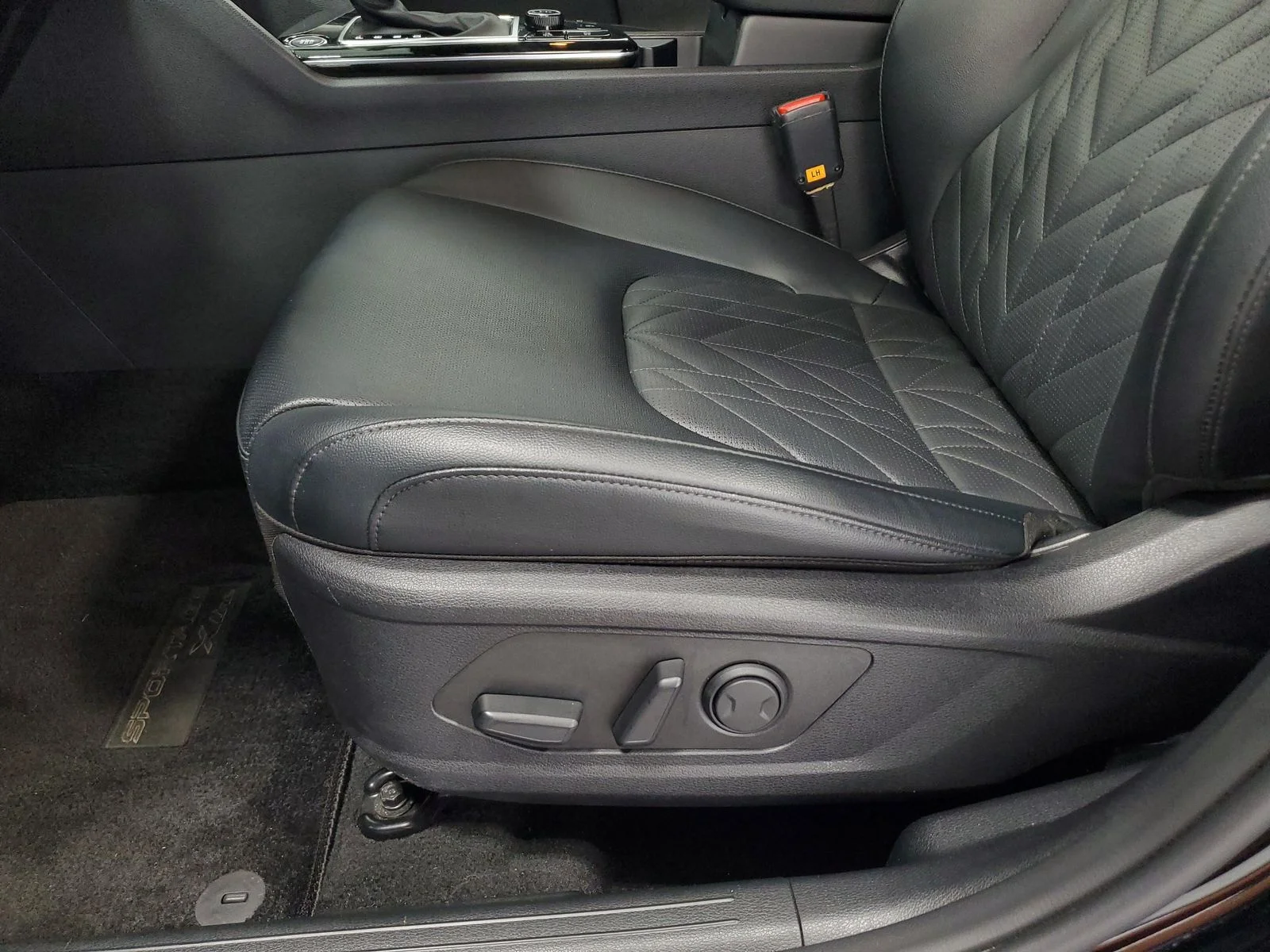 Certified Used 2024 Black Kia X-Line image 13