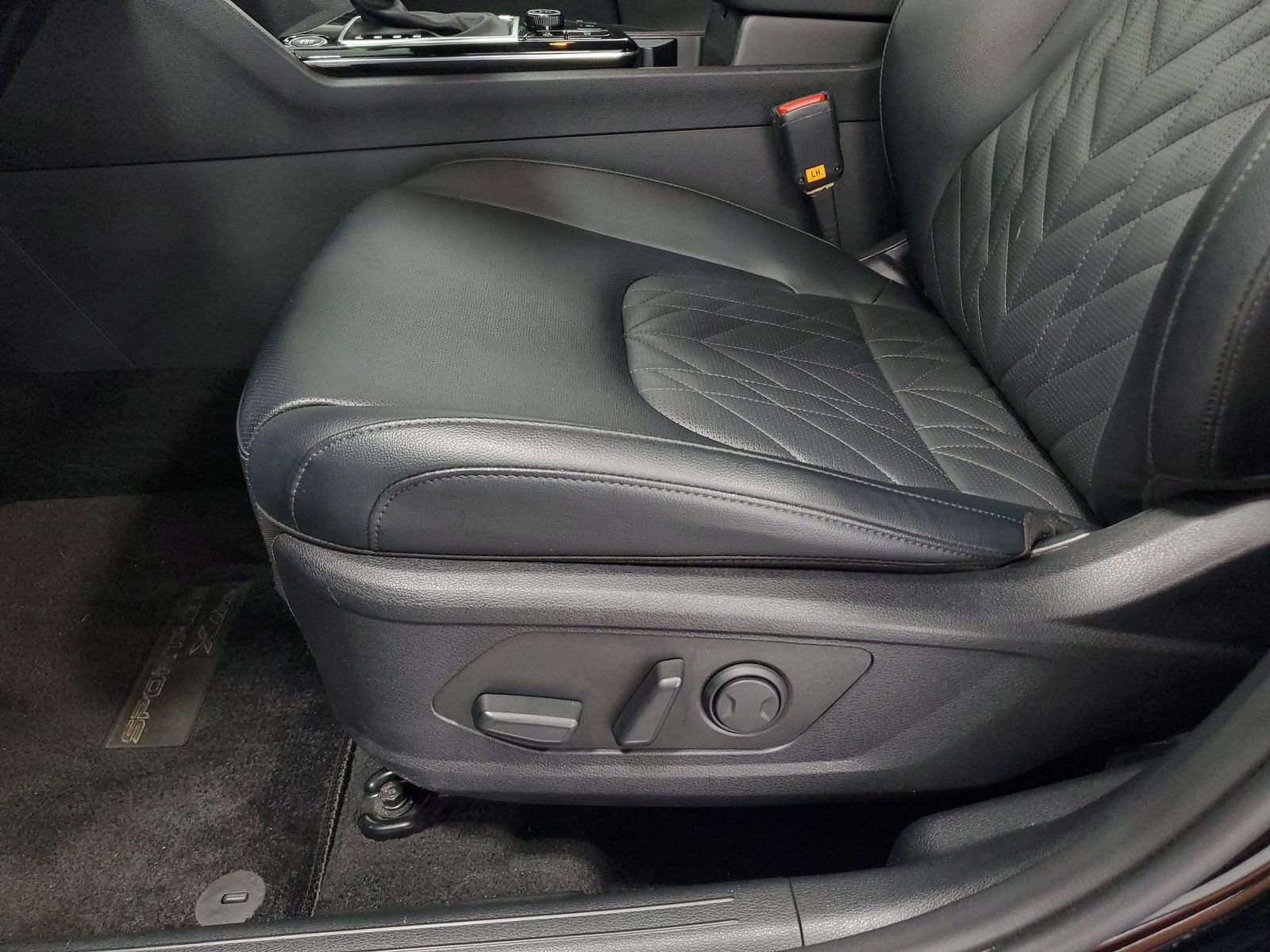 Used 2024 Black Kia X-Line image 13