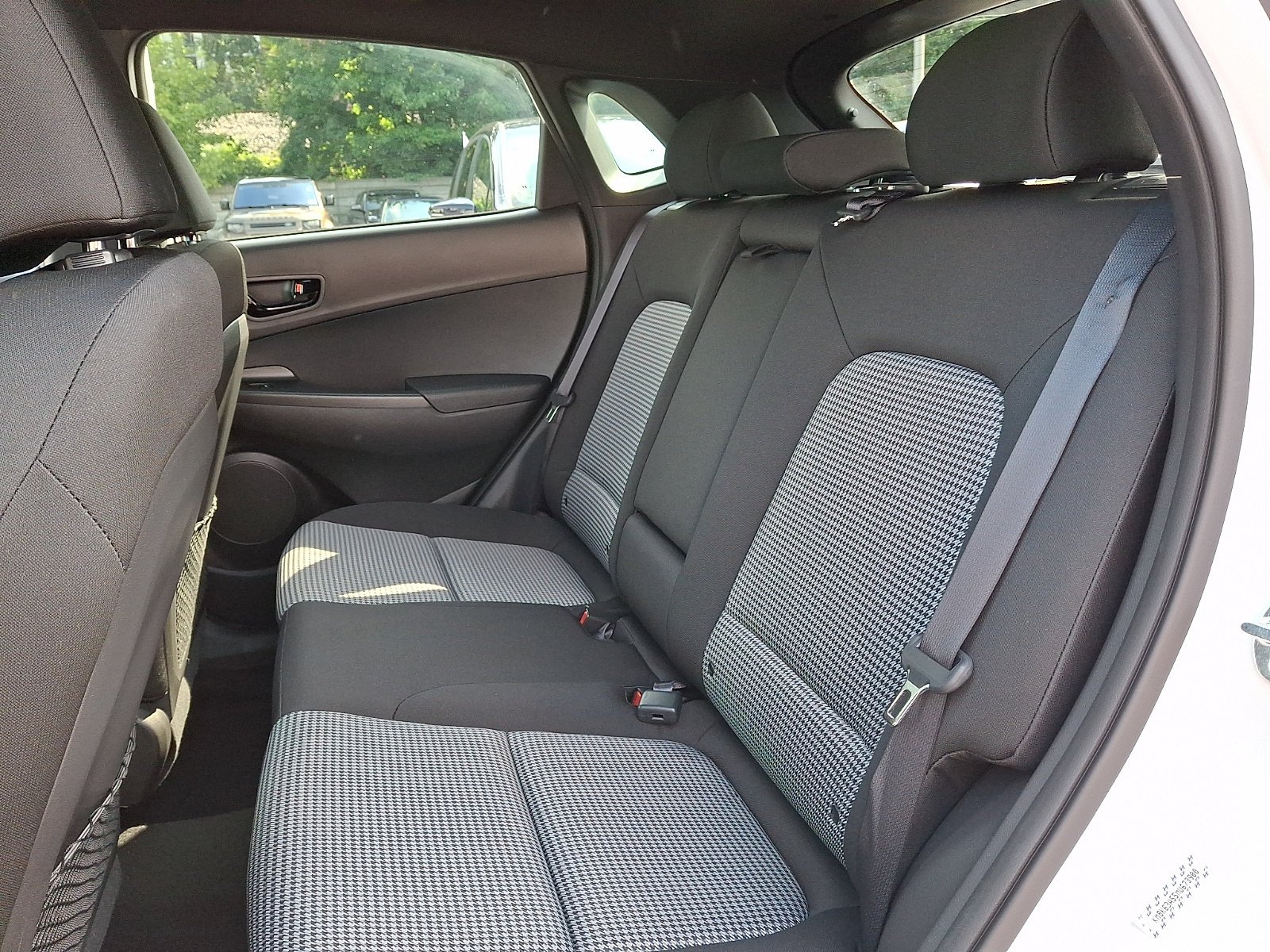 Used 2021 Chalk White Hyundai NIGHT image 9