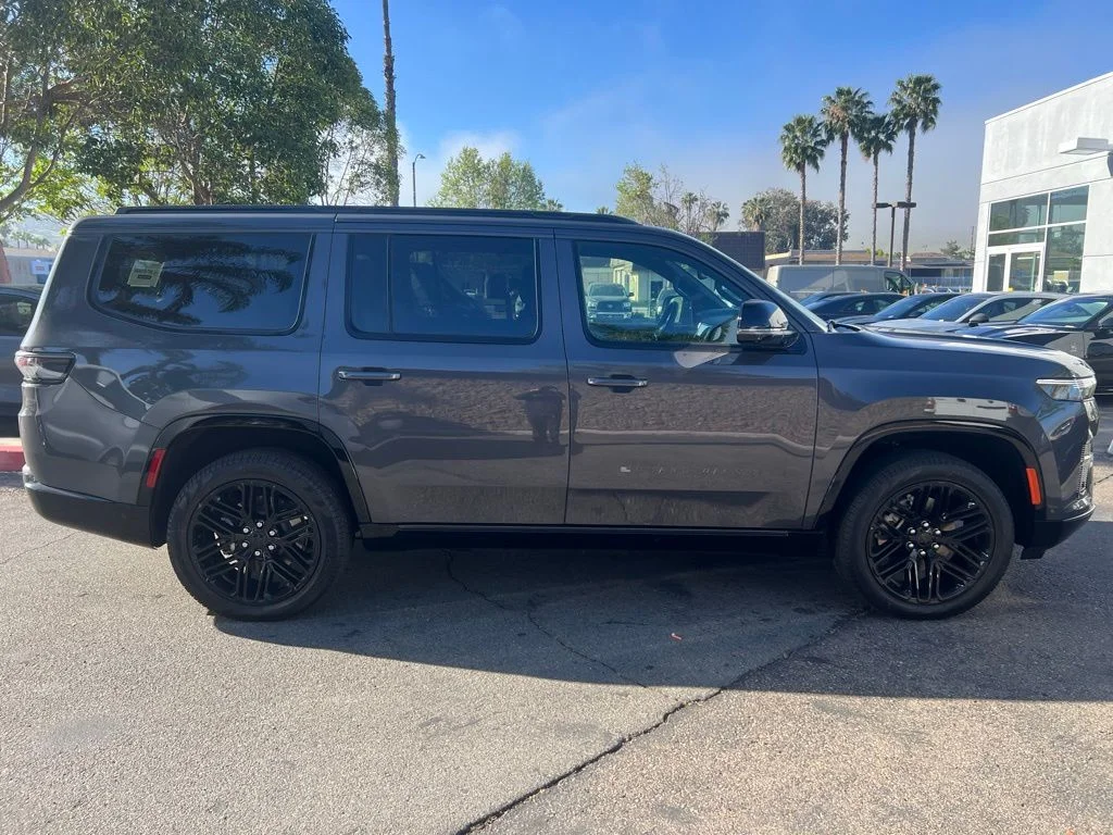 Certified Used 2026 Gray Jeep Limited Reserve Black Appearance Edition image 7