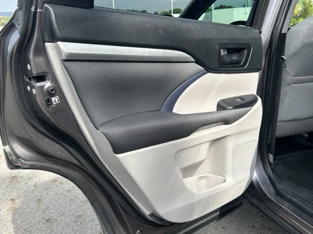 Used 2019 Gray Toyota LE image 24