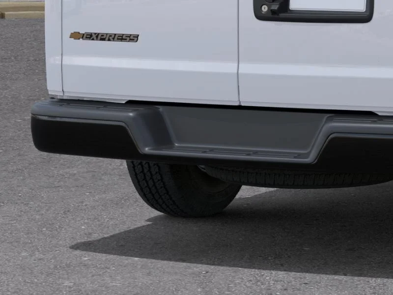 New 2026 Summit White Chevrolet WT image 21