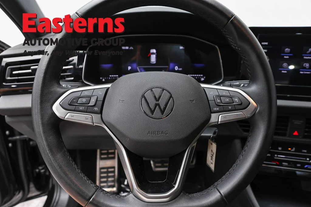 Used 2025 Black Volkswagen 1.5T Sport image 10