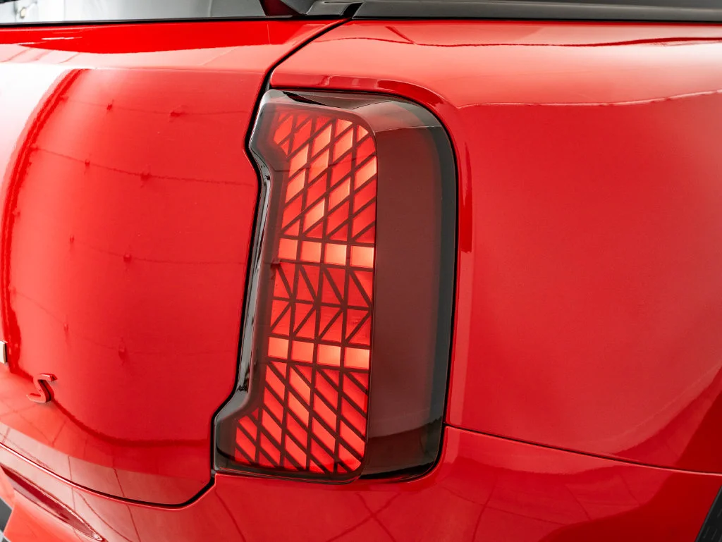 New 2027 Chili Red MINI Signature Plus image 9