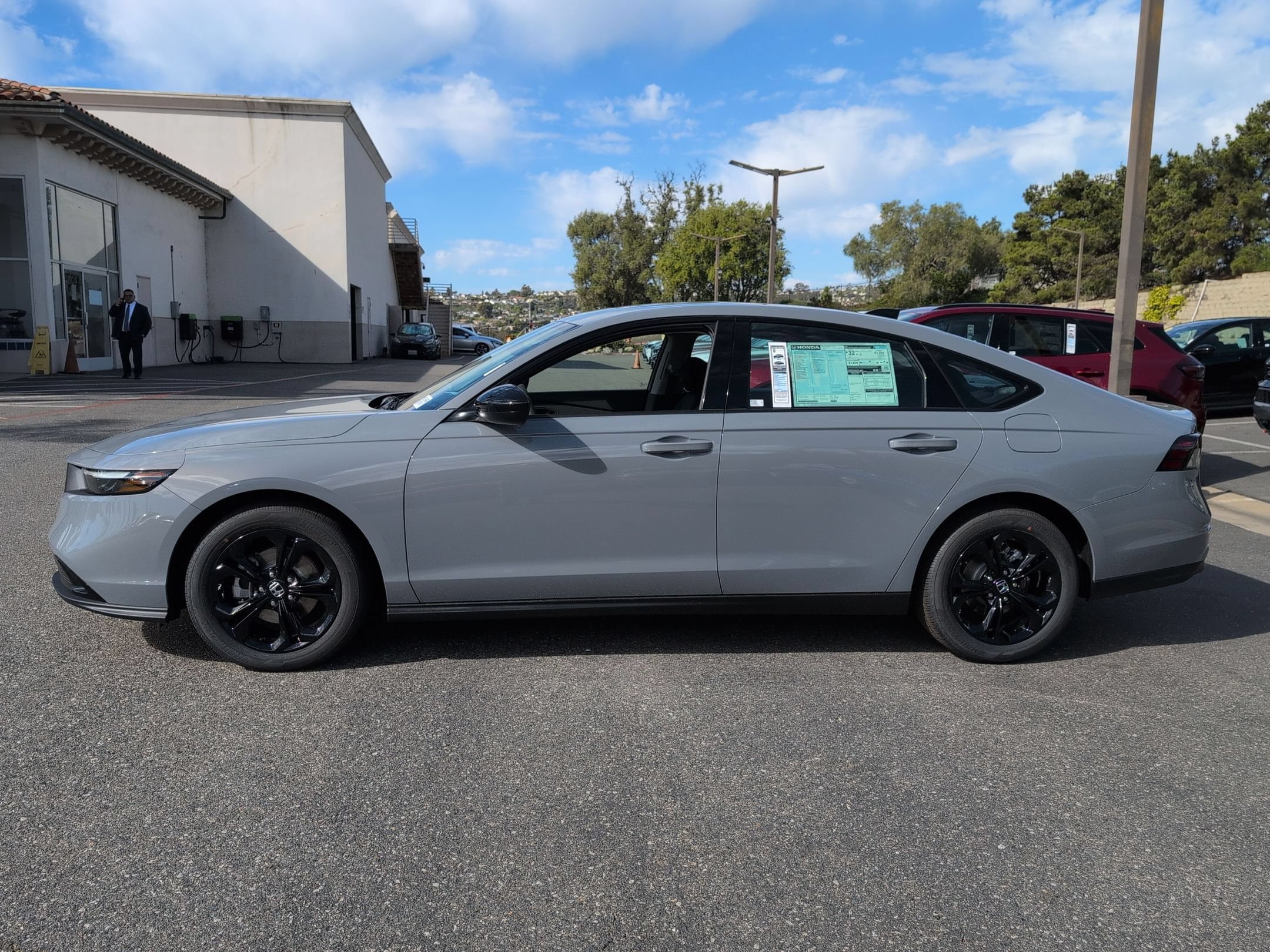 New 2025 Urban Gray Pearl Honda SE image 2