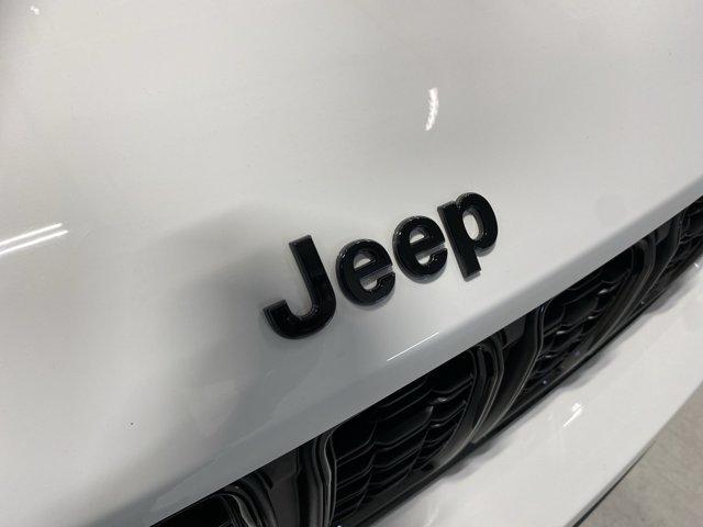 Used 2025 Bright White Clearcoat Jeep Altitude X image 29