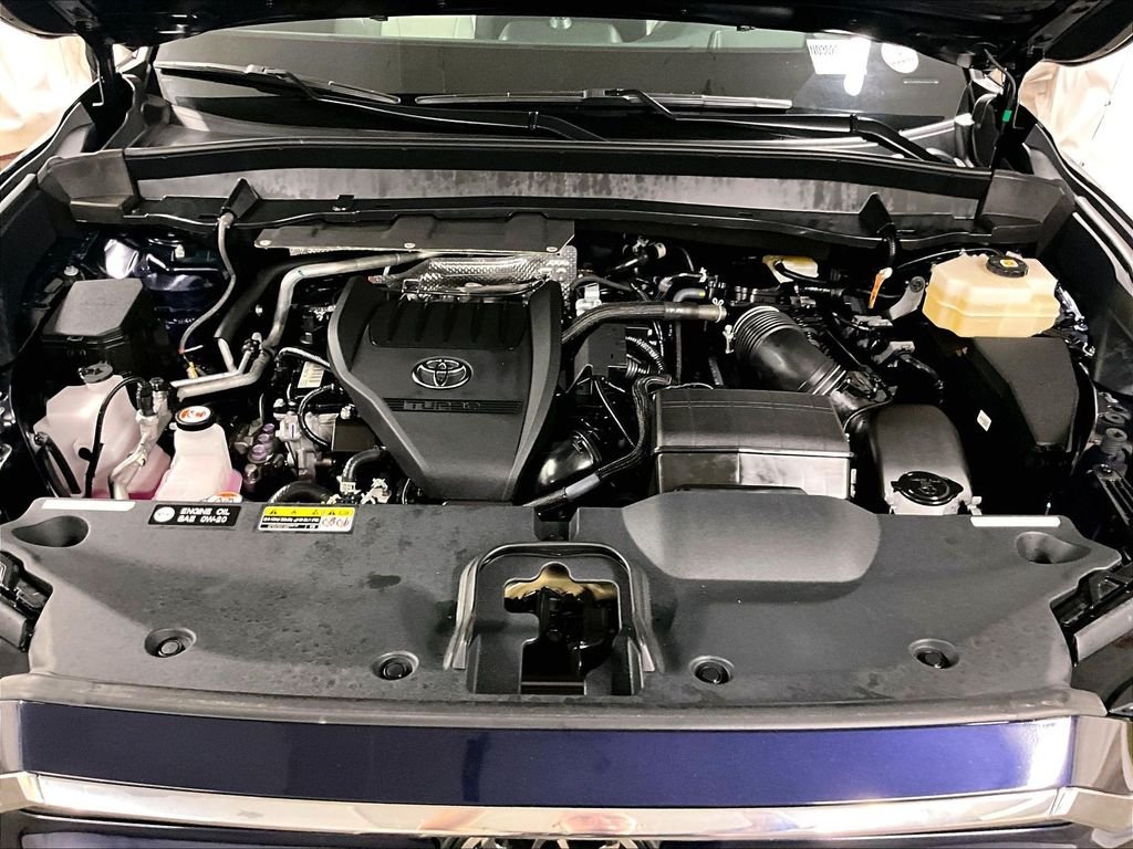Certified Used 2026  Toyota MAX Platinum image 30