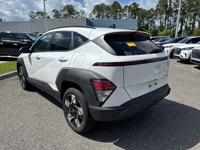 Used 2024 White Hyundai SEL image 9