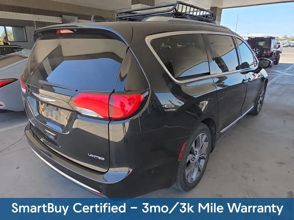 Used 2018 Black Chrysler Limited image 2