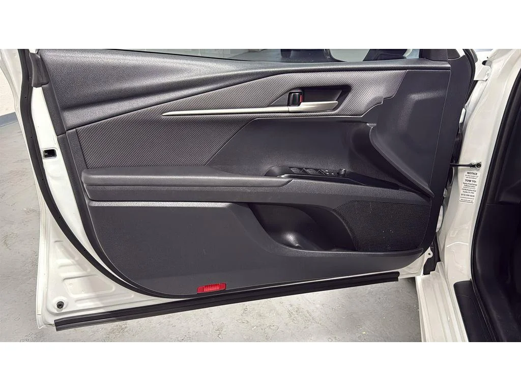 Used 2025 Ice Cap Toyota SE FWD 1 OWNER image 13