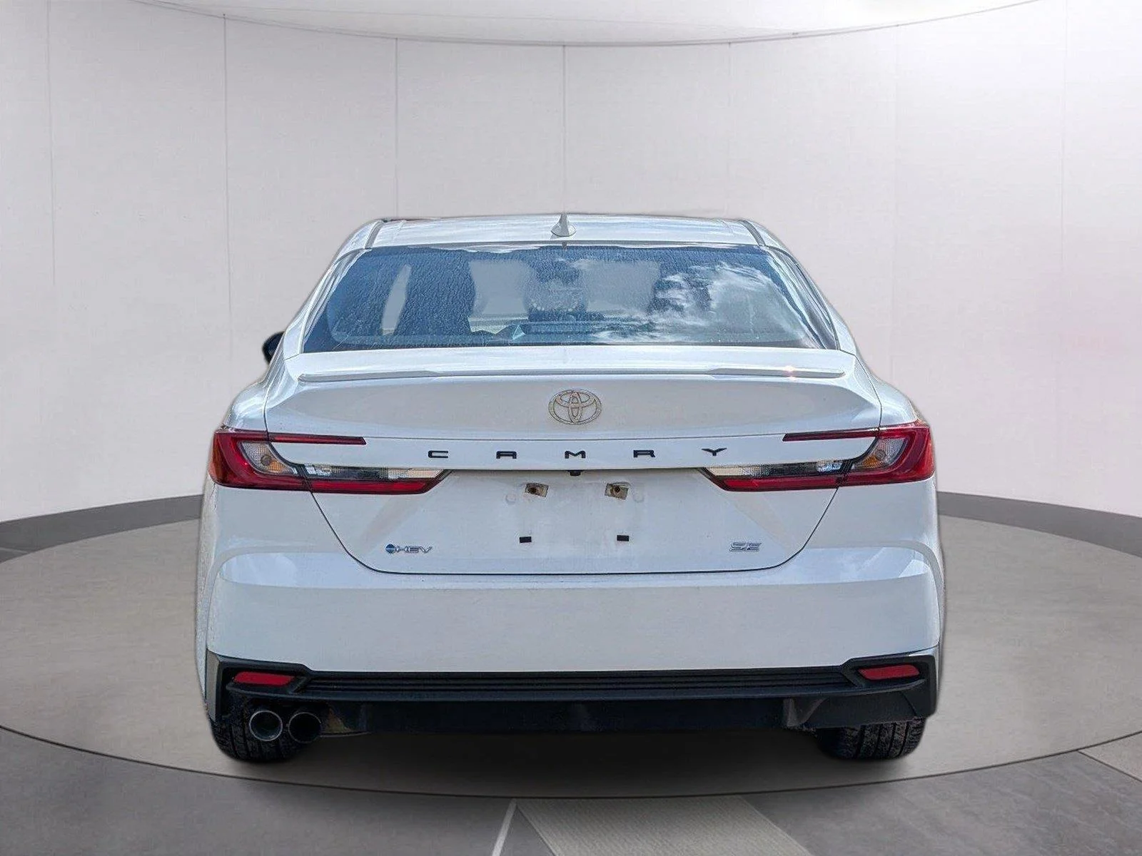 Used 2025 Ice Cap Toyota SE image 4