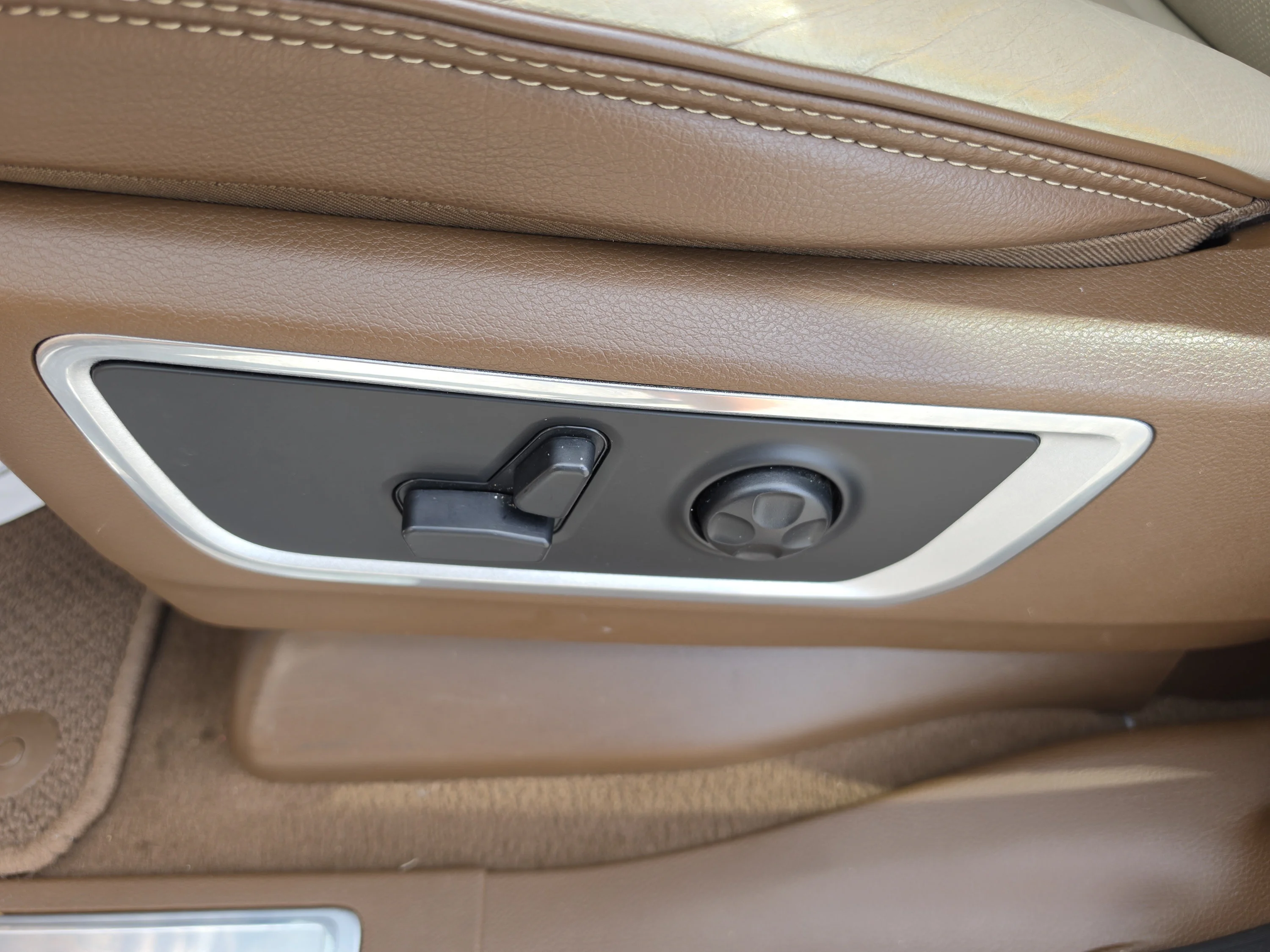 Used 2019 Maximum Steel Metallic Clearcoat Ram Laramie image 26