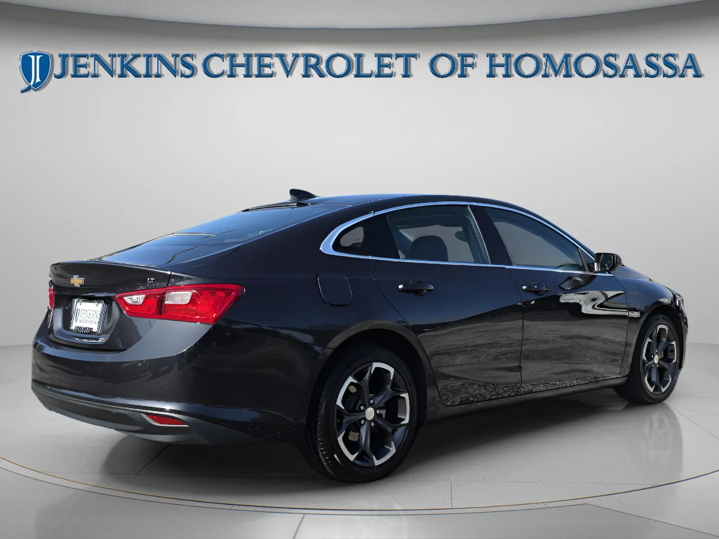 Used 2023 Dark Ash Metallic Chevrolet LT image 4