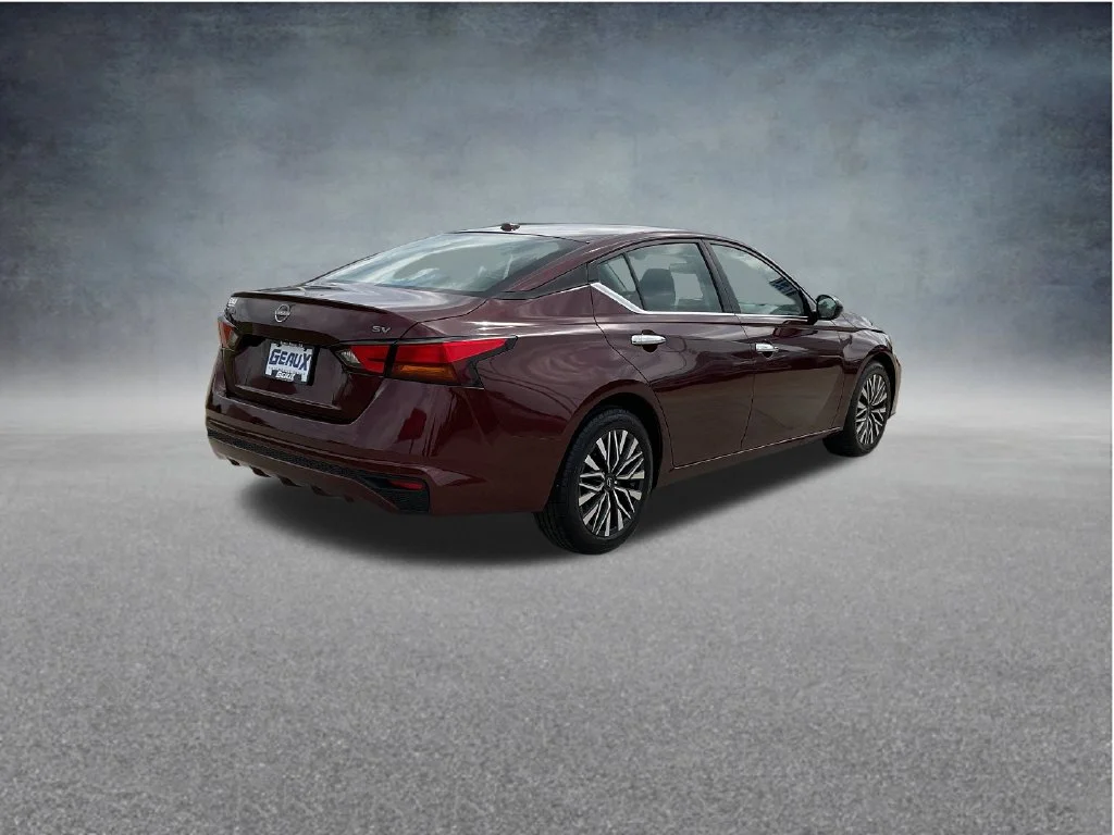Used 2024 Red Nissan 2.5 SV image 7
