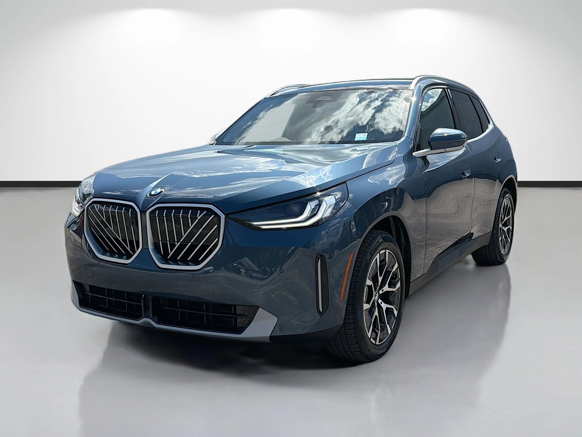 New 2026 Arctic Race Blue metallic BMW 30 xDrive image 7