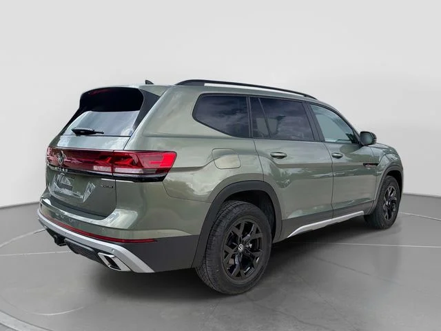 Used 2024 Green Volkswagen 2.0T Peak Edition SEL image 4