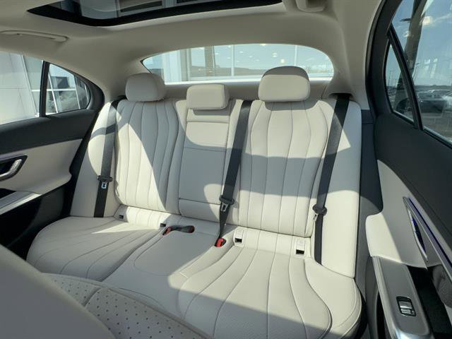 New 2026 Polar White Mercedes-Benz E 450 4MATIC® image 29