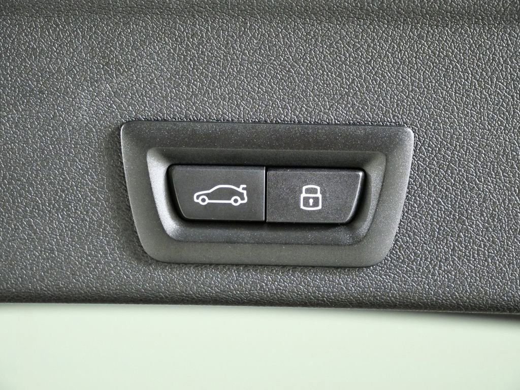 Certified Used 2026 Brooklyn Grey Metallic BMW xDrive40i image 34