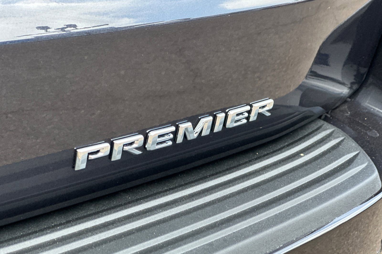 2025 Chevrolet Suburban Premier - Photo 29