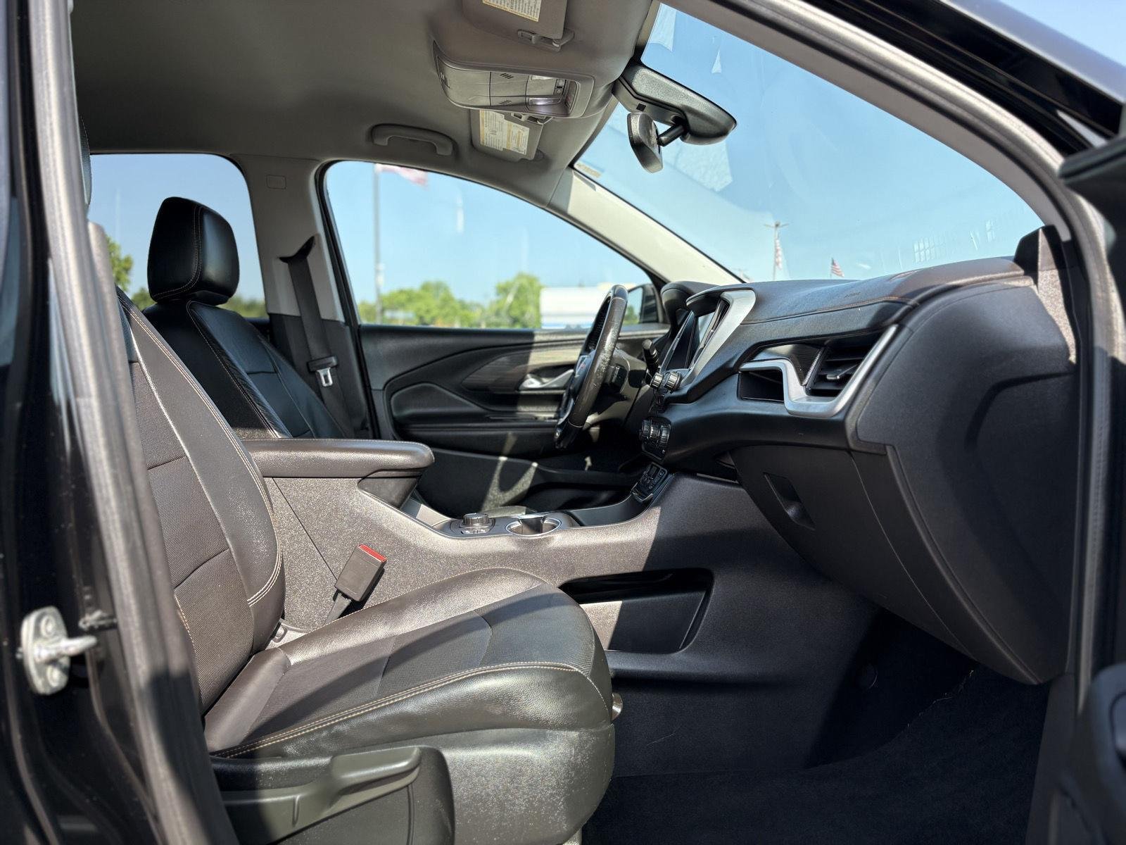 Used 2020 Ebony Twilight Metallic GMC SLT image 13