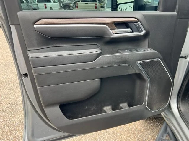 Used 2025 Sterling Gray Metallic Chevrolet LT image 13