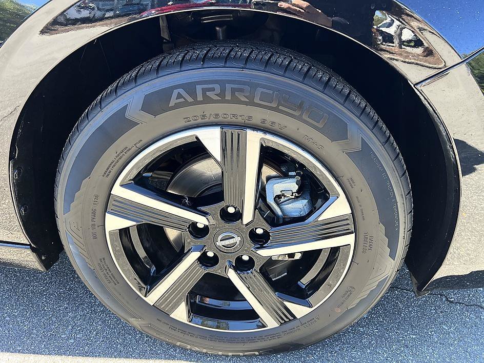 Used 2025 Super Black Nissan SV image 12