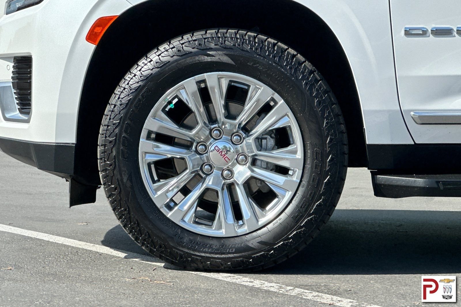 Used 2024 White GMC Denali image 34