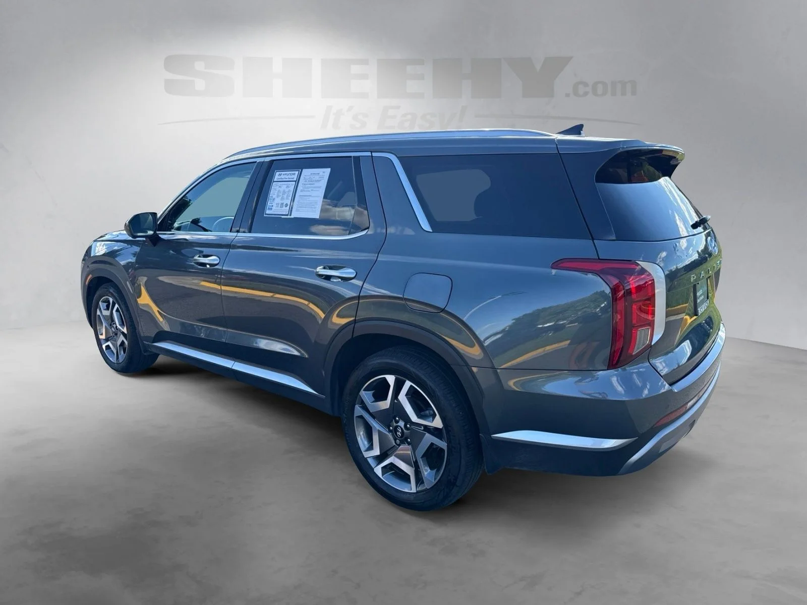 Used 2025 Gray Hyundai SEL Premium image 17