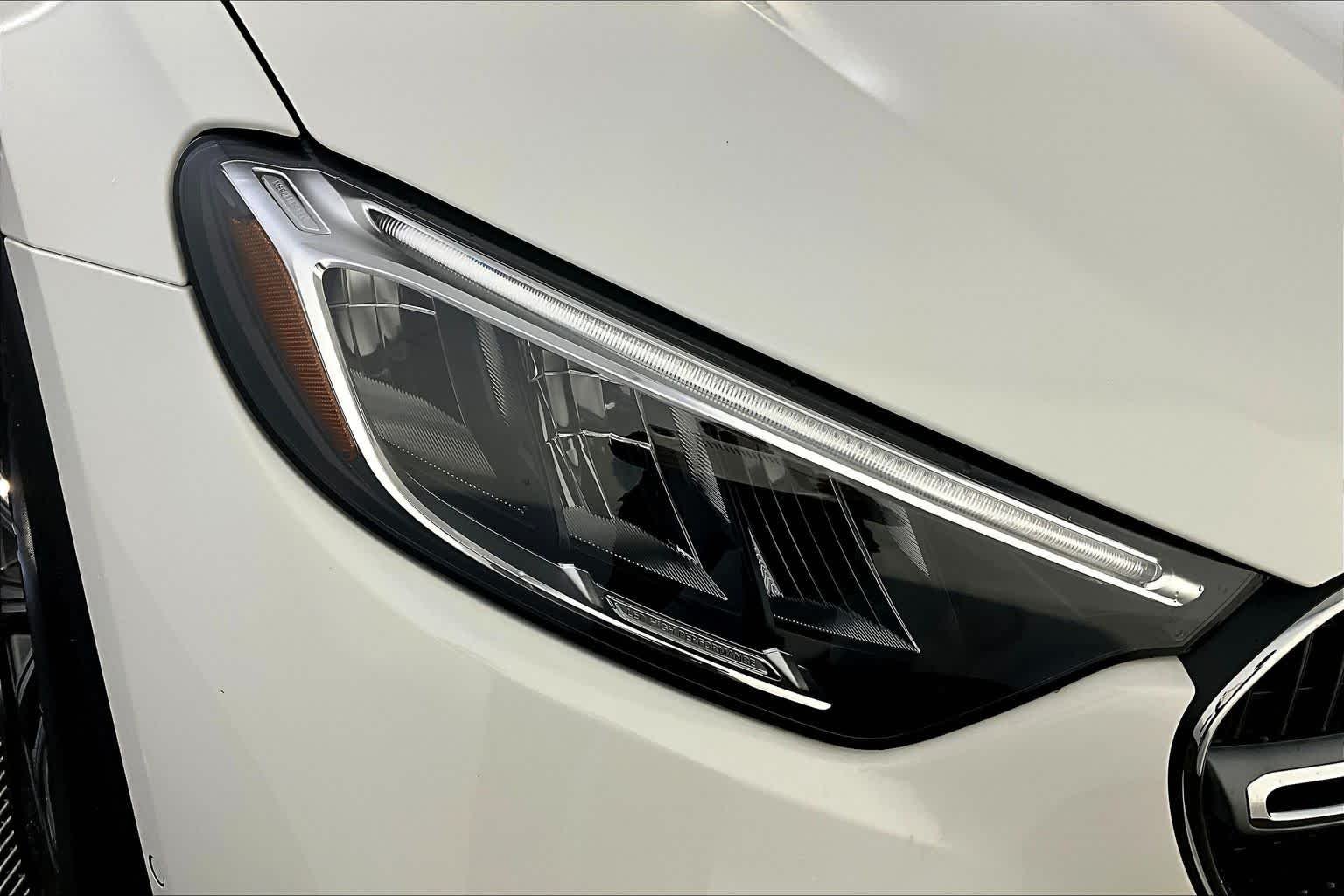 New 2026 Polar White Mercedes-Benz GLC 300 image 16