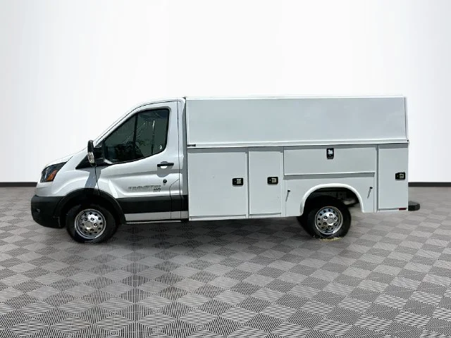 New 2025 Oxford White Ford Base image 3