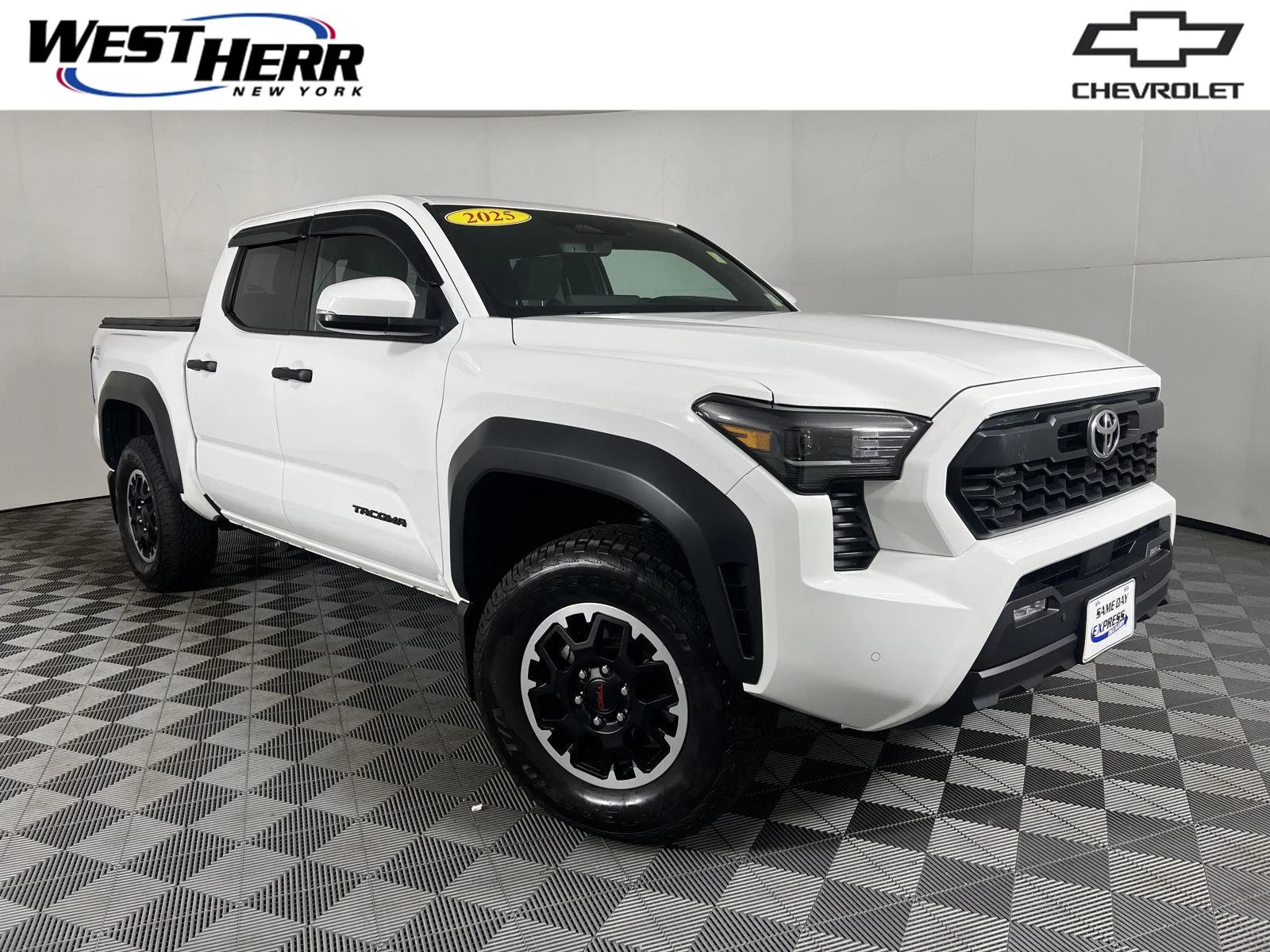 Used 2025  Toyota SR image 1