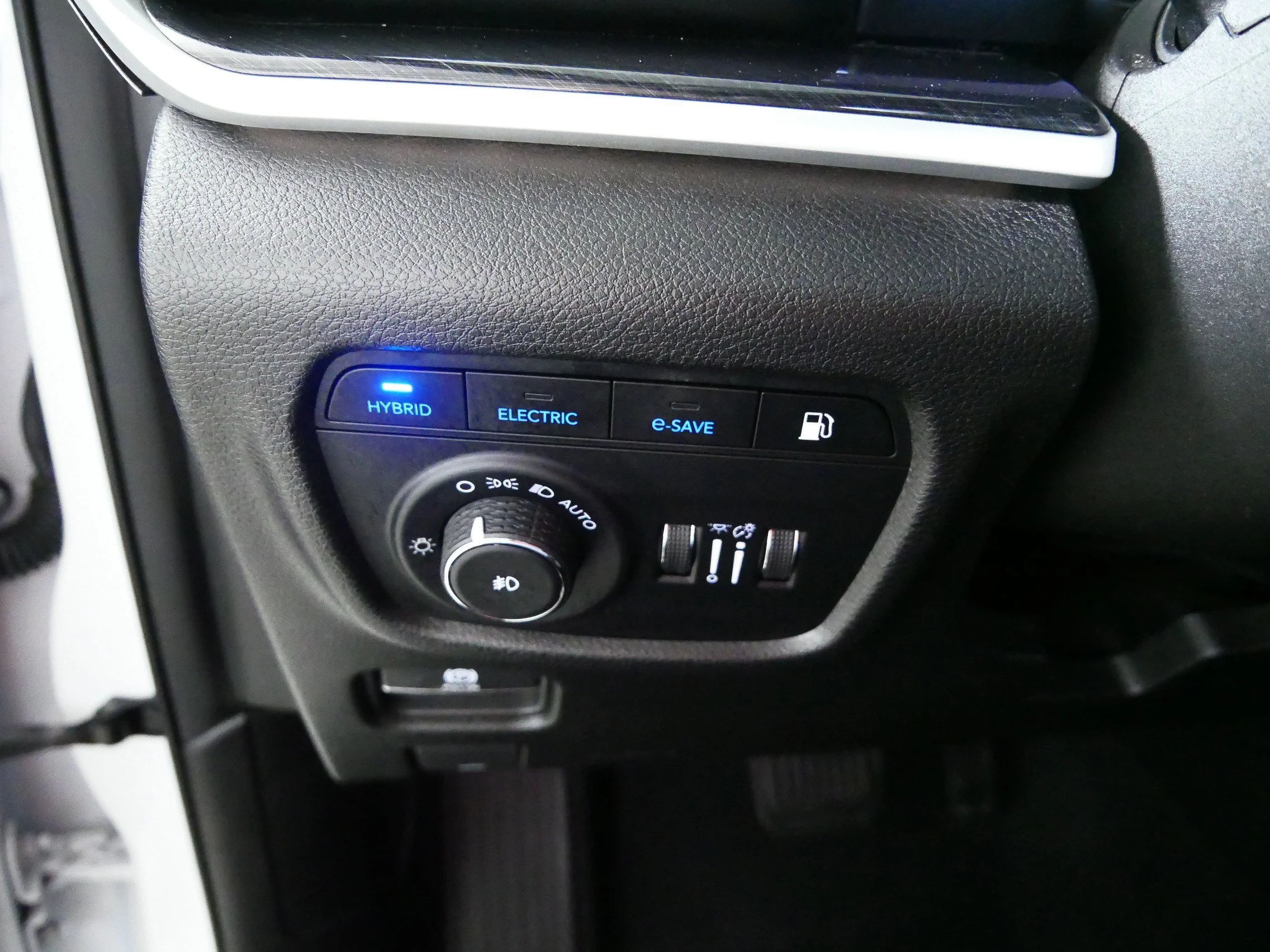 Used 2022 Bright White Clearcoat Jeep Trailhawk image 26