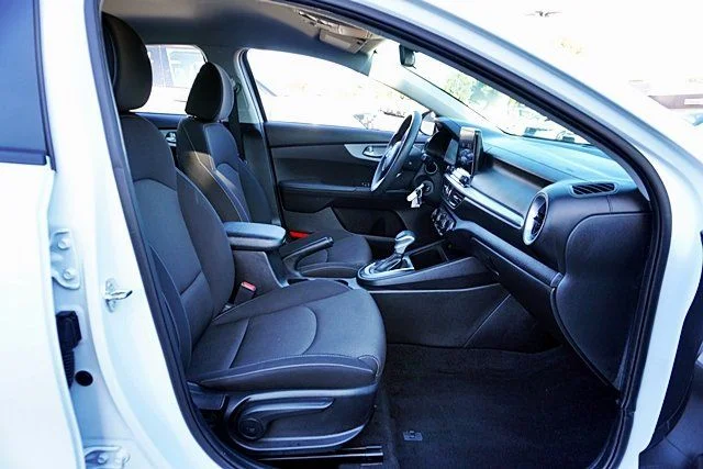 Used 2023 White Kia LX image 10