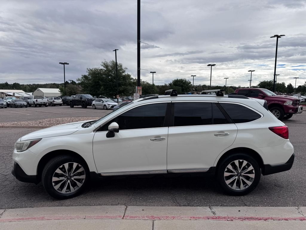 Used 2018 White Subaru 2.5i image 7