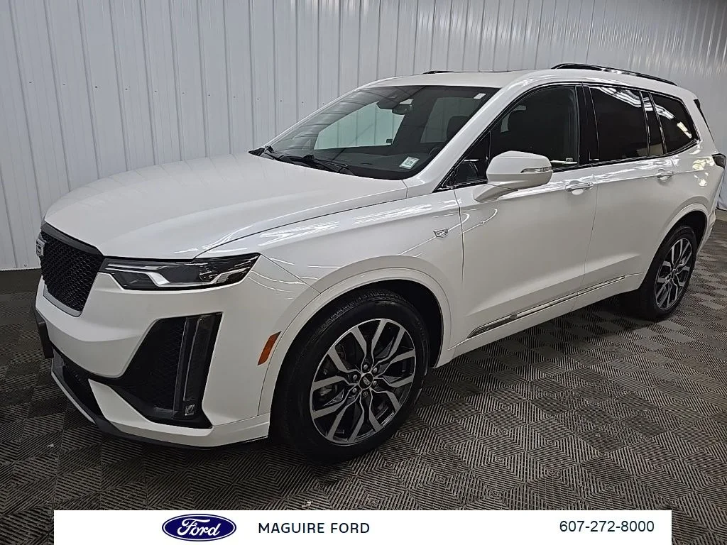 Used 2021 White Cadillac Sport image 10