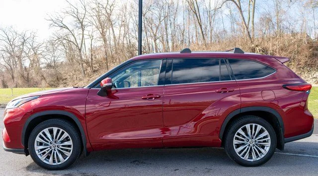 Used 2023 Red Toyota Platinum image 9