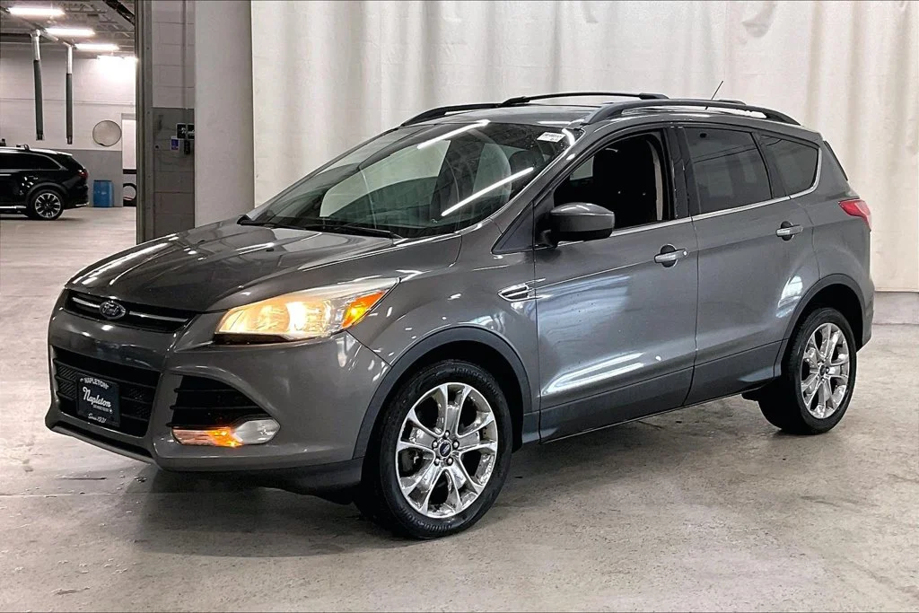 Used 2014 Gray Ford SE image 11